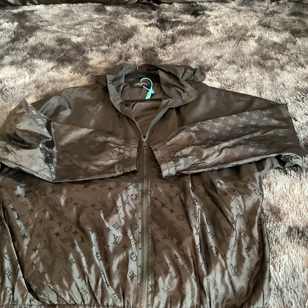 (Unisex) Louis Vuitton Black Windbreaker